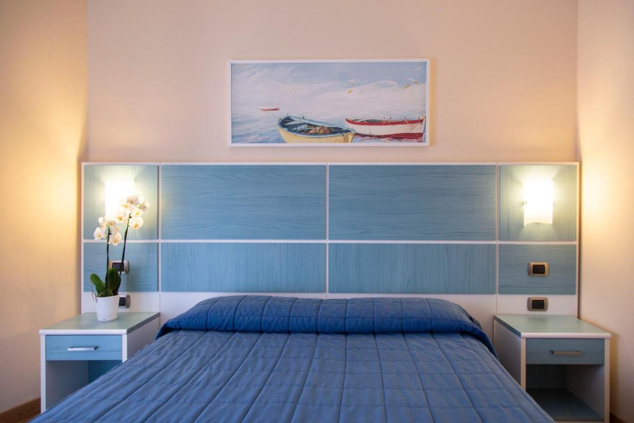 Residenza Del Mare Hotell Sant Isidoro  Exteriör bild