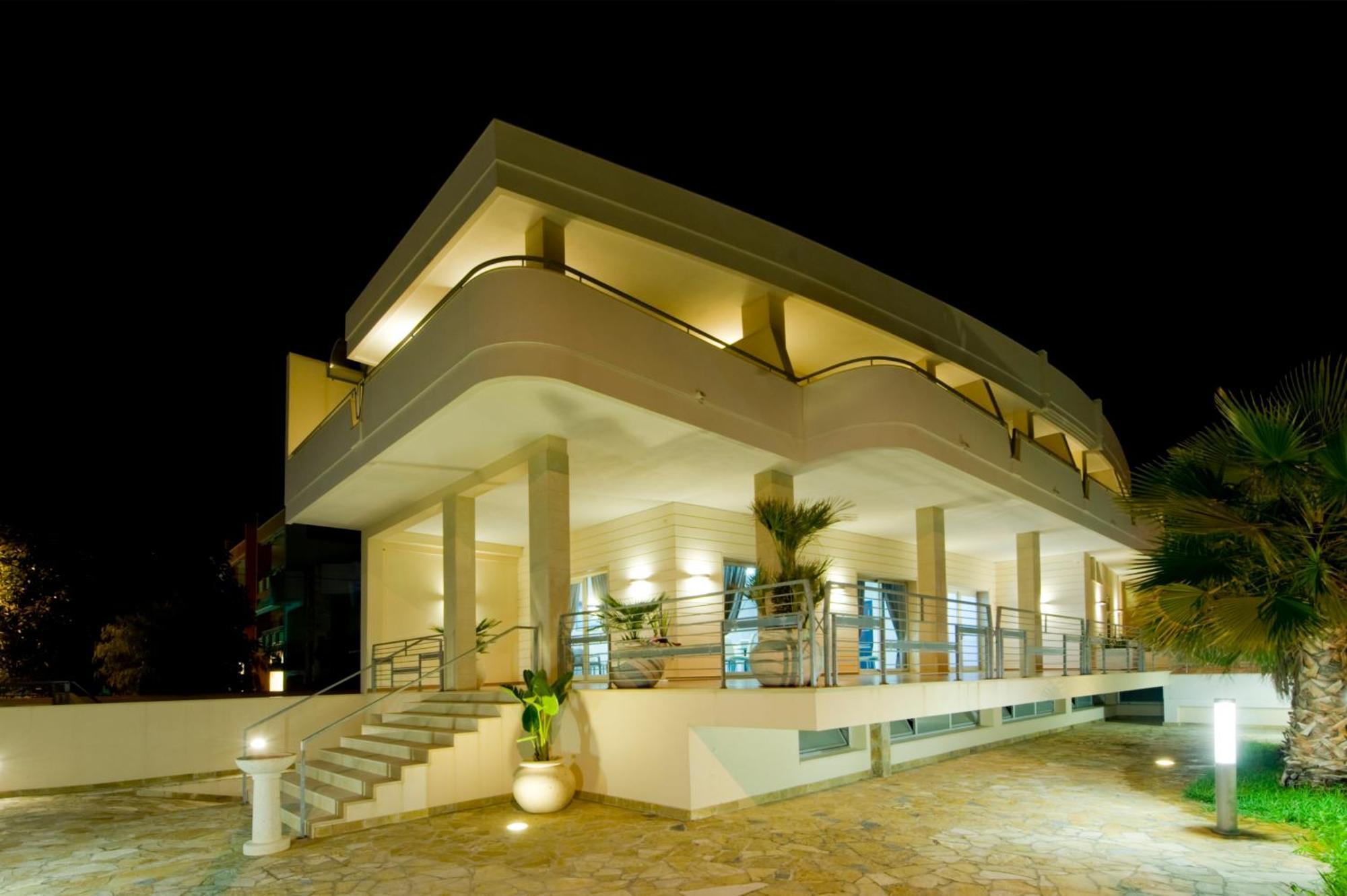Residenza Del Mare Hotell Sant Isidoro  Exteriör bild